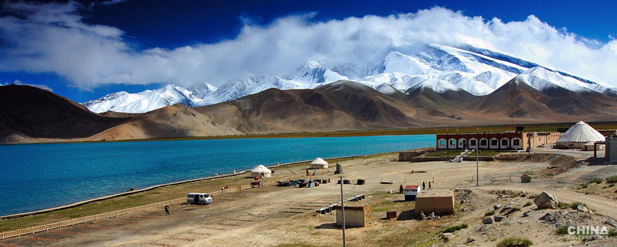 Karakul Lake