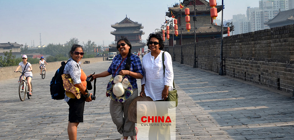 Xi'an Ancient City Wall biking