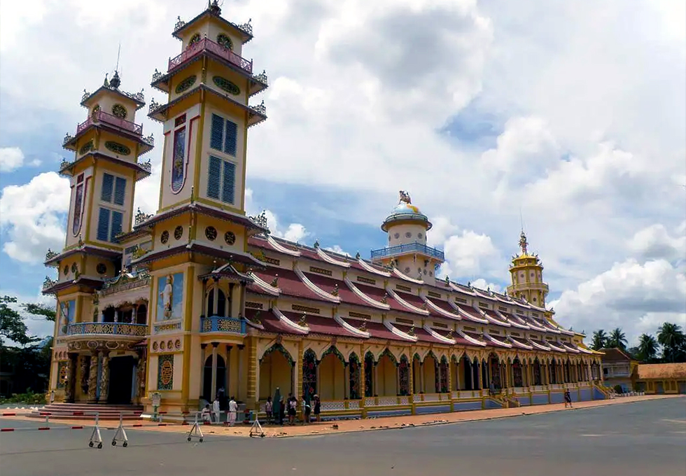 Cao Dai temple