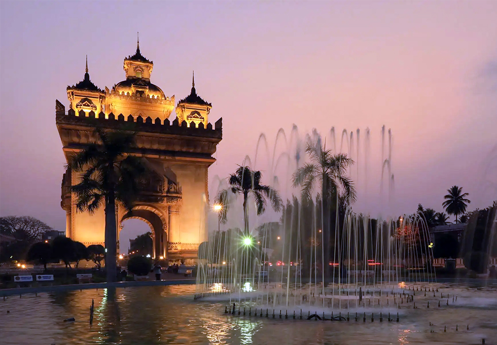 Patuxai Monument