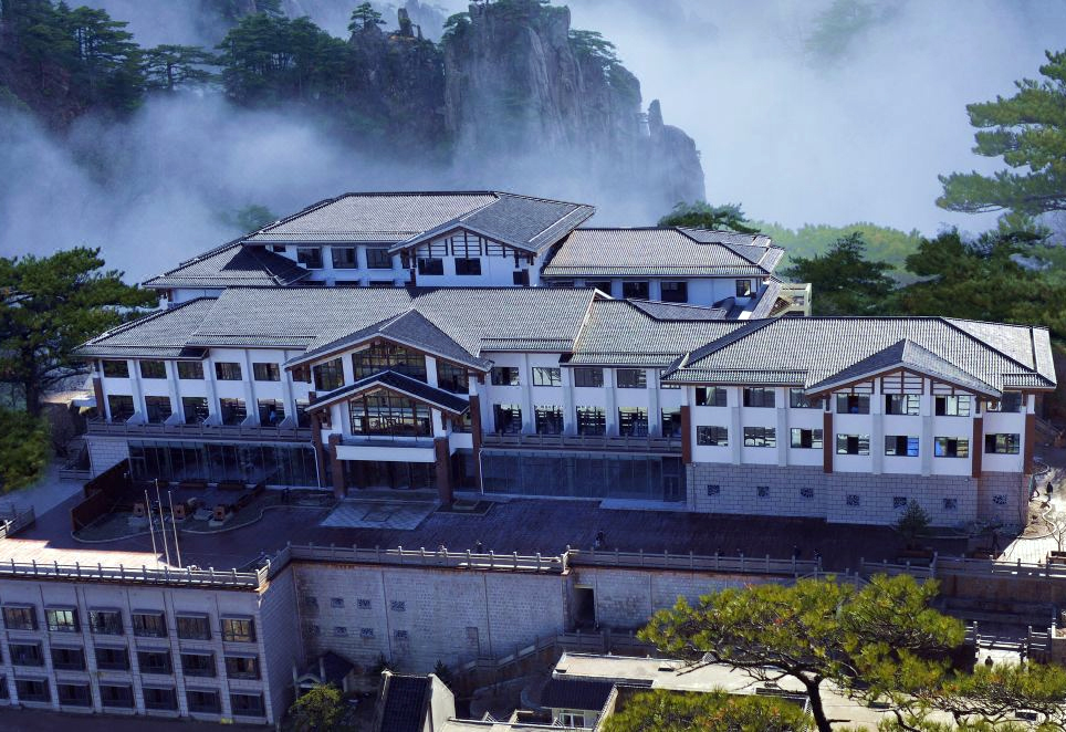 Xihai Hotel on the Mountain
