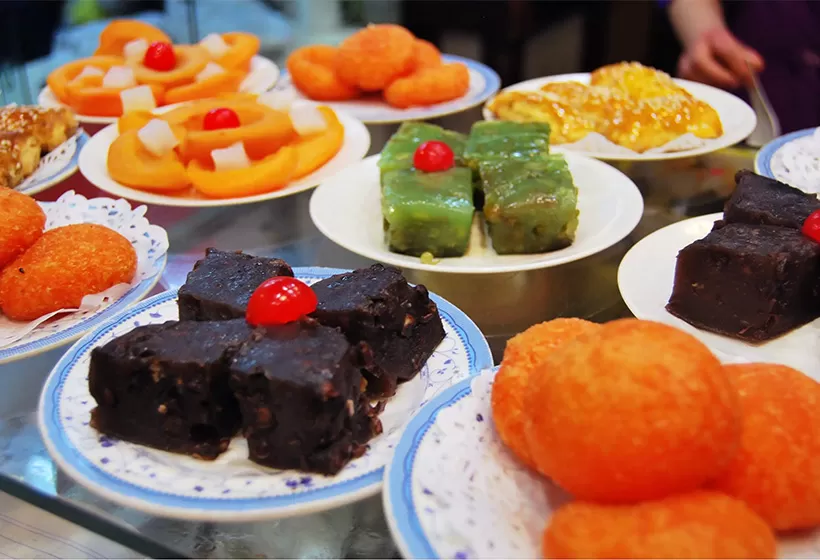 Top 10 Famous Snacks in Shanghai